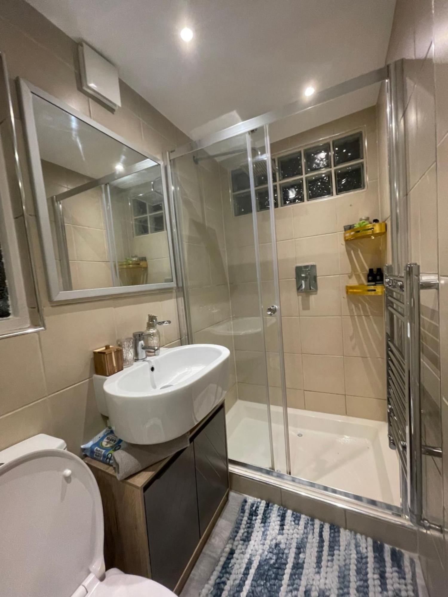 Queen Bedroom In Maida Vale London Luaran gambar
